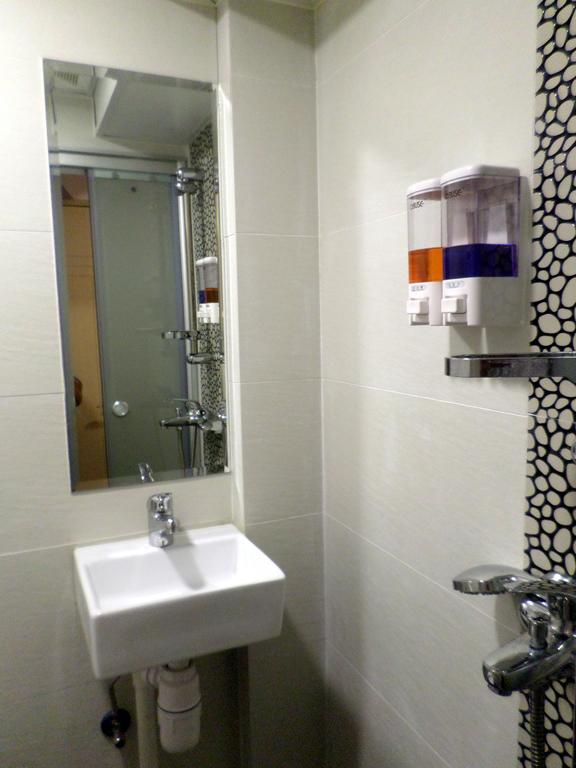 Sunrise Royal - Boutique Hostel Kowloon Exterior foto